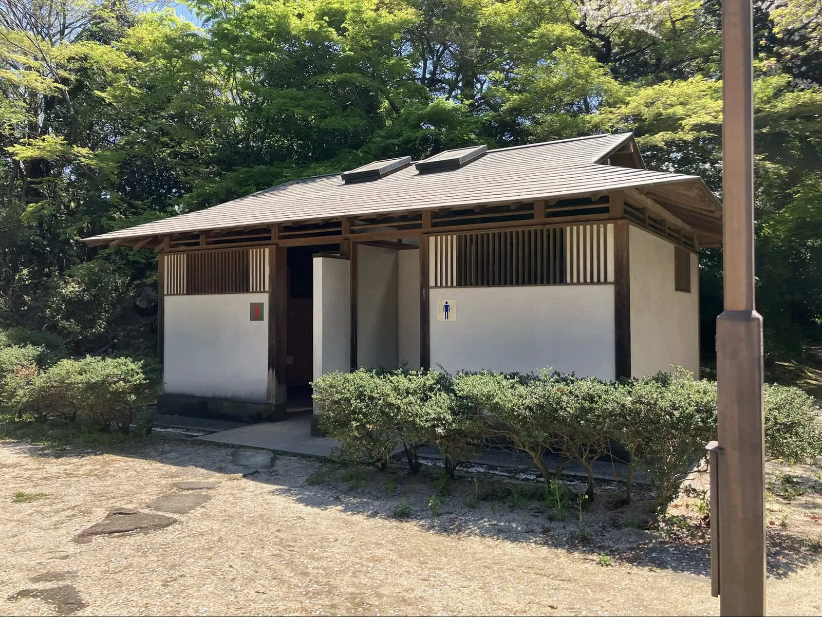 園内のトイレ